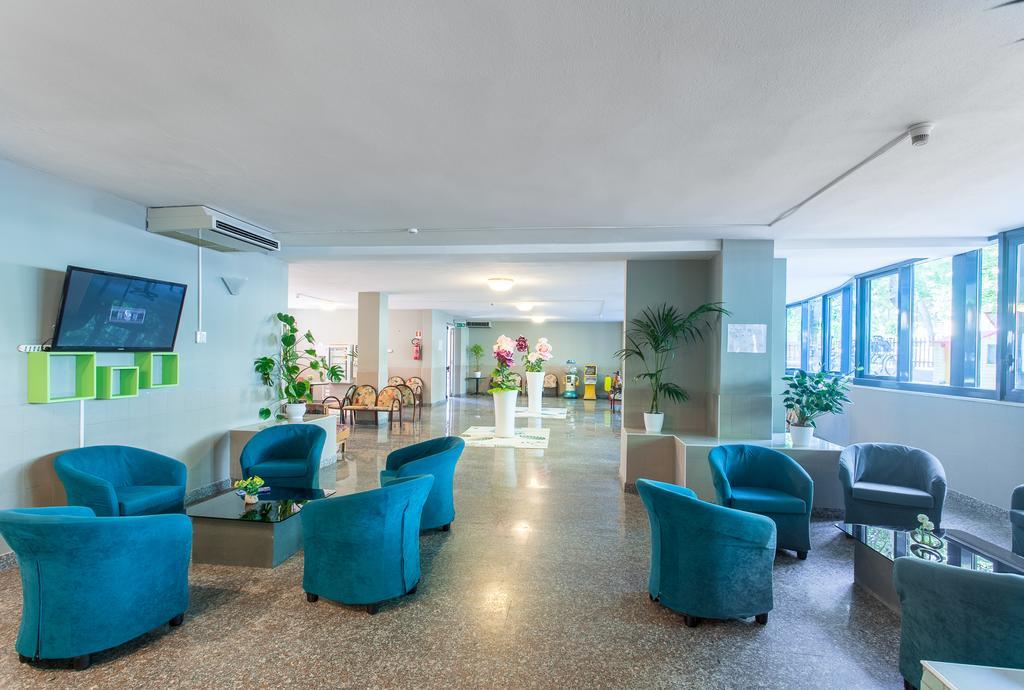 Family Hotel Mediterraneo - Azzurro Club Cesenatico Exteriör bild