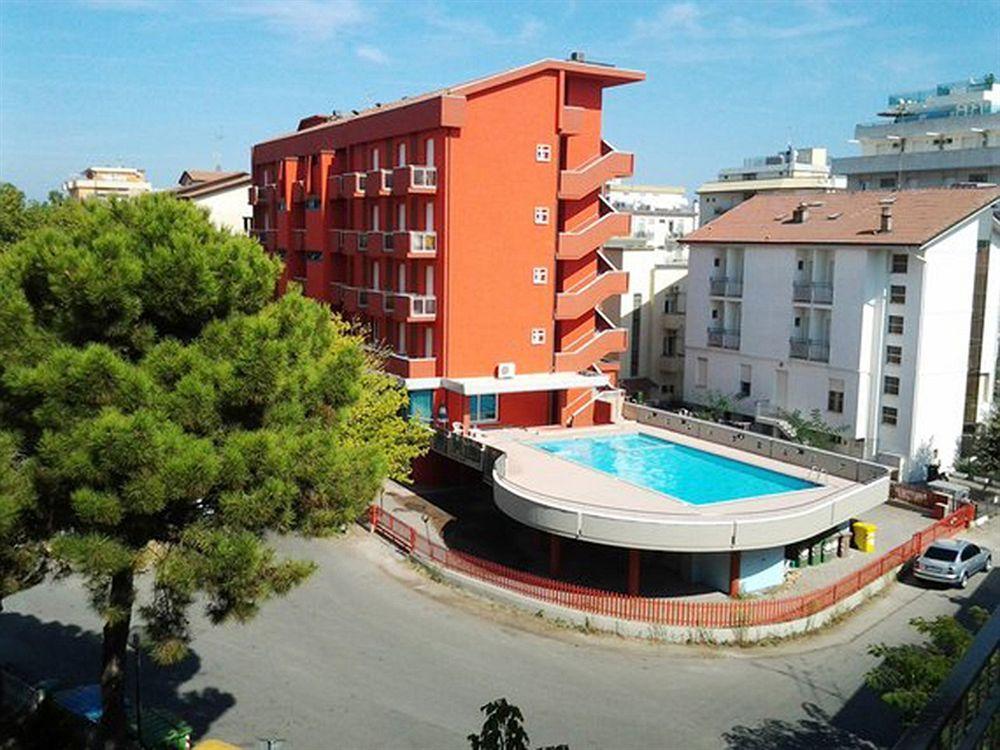 Family Hotel Mediterraneo - Azzurro Club Cesenatico Exteriör bild