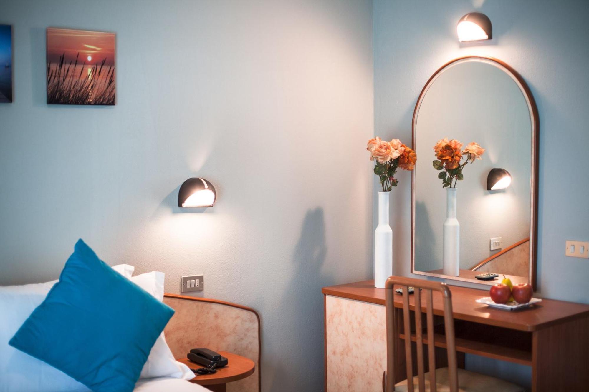 Family Hotel Mediterraneo - Azzurro Club Cesenatico Rum bild