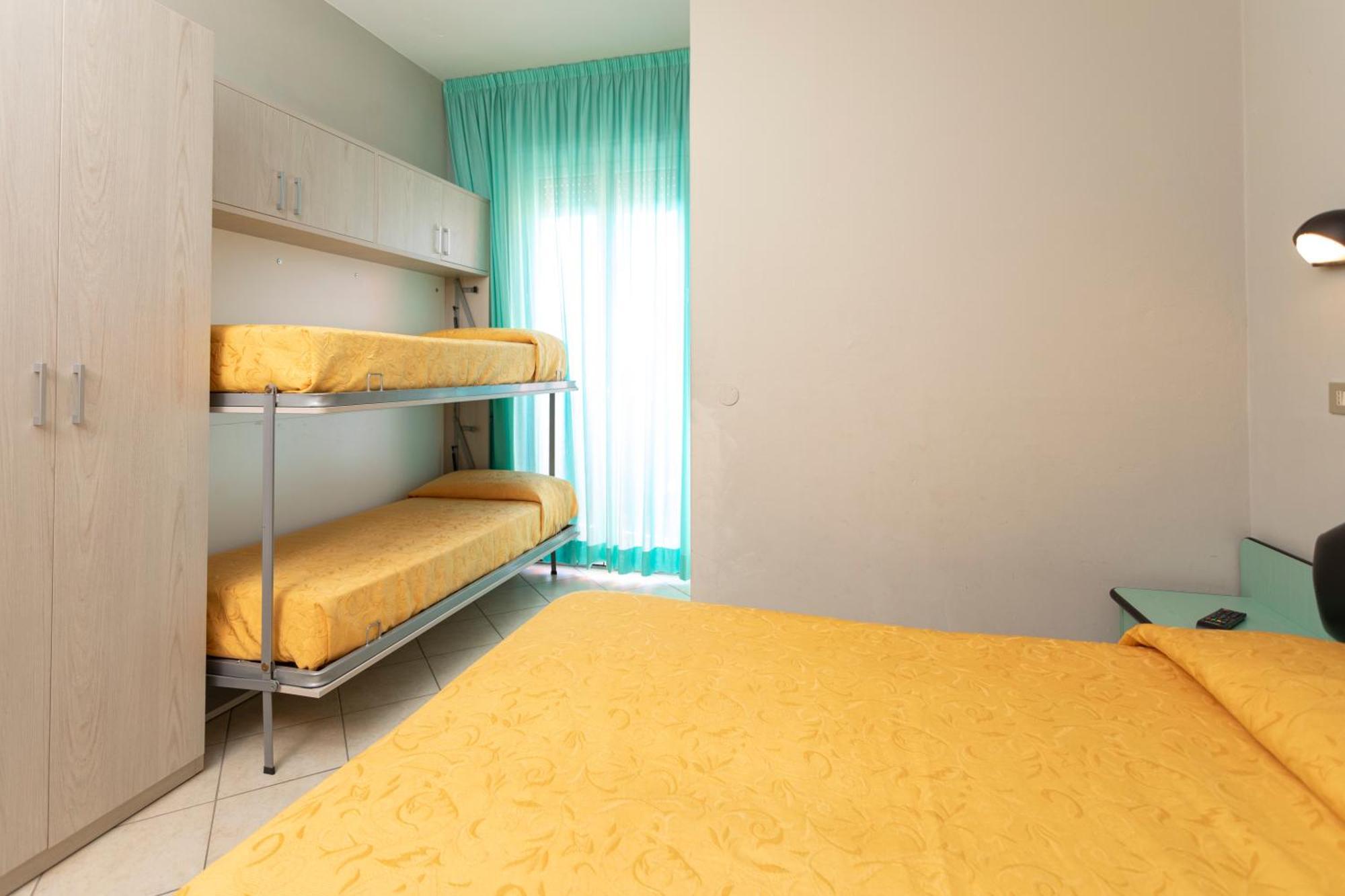 Family Hotel Mediterraneo - Azzurro Club Cesenatico Exteriör bild