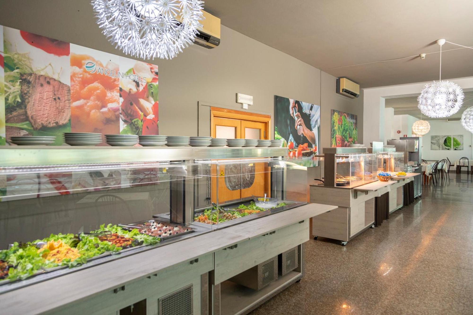 Family Hotel Mediterraneo - Azzurro Club Cesenatico Exteriör bild