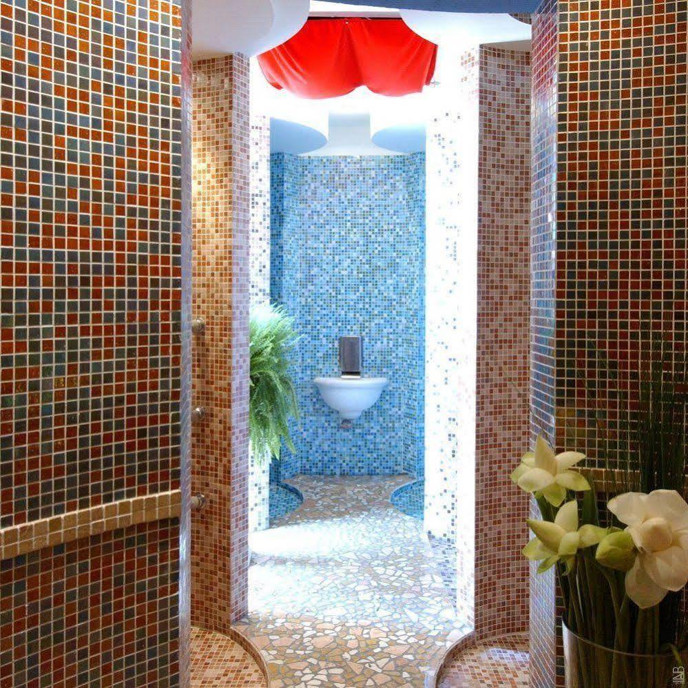 Family Hotel Mediterraneo - Azzurro Club Cesenatico Exteriör bild